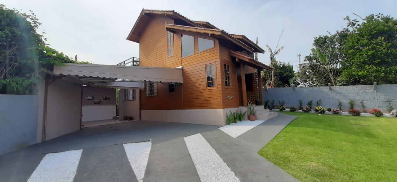 Casa para Venda - Florianópolis / SC no bairro Ingleses do Rio Vermelho, 3  dormitórios, sendo 1 suíte, 2 banheiros, 1 vaga de garagem, área total  165,00 m², área construída 80,00 m², área útil 165,00 m²